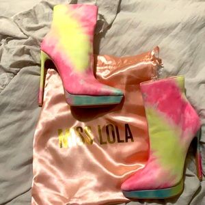 Miss Lola booties